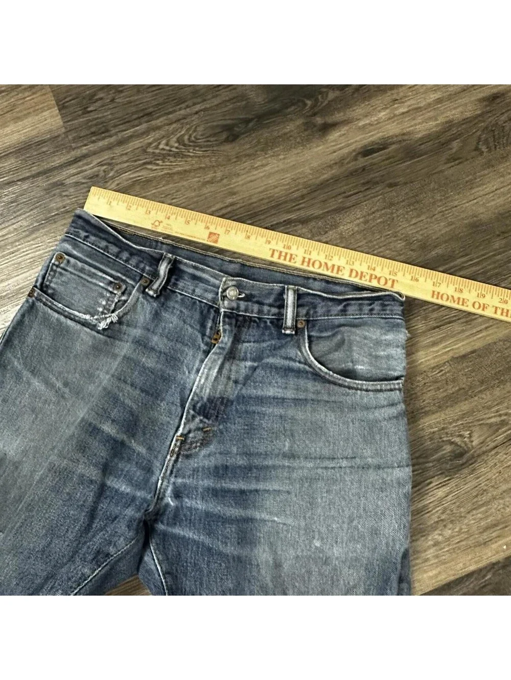 Vintage Levi’s distressed 517 bootcut denim jeans workwear 32x30